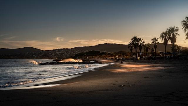Découvrez le charme de Fréjus : Top 5 des campings incontournables pour des vacances réussies